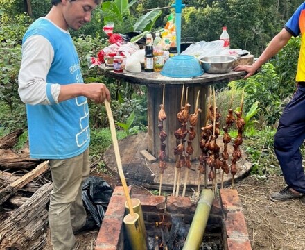 Scrambled eggs in bamboo